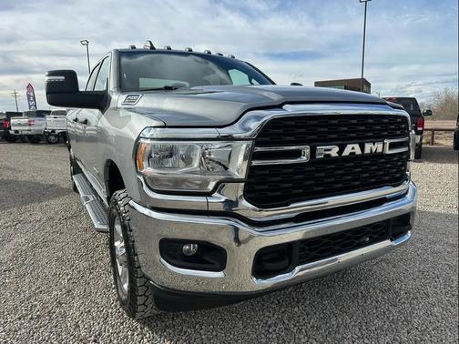 2023 RAM 2500 Big Horn Crew Cab 4x4 8' Box