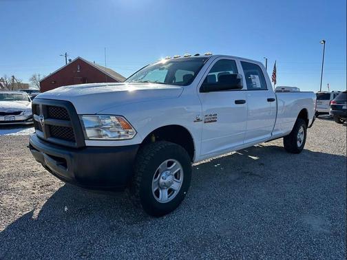 2018 RAM 3500 Tradesman Crew Cab 4x4 8' Box