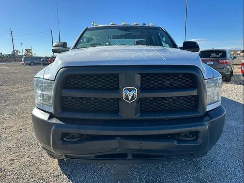 2018 RAM 3500 Tradesman Crew Cab 4x4 8' Box