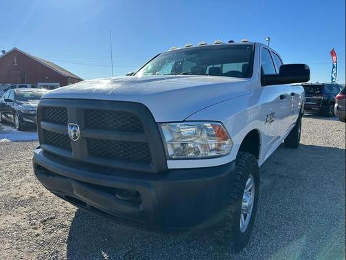 2018 RAM 3500 Tradesman Crew Cab 4x4 8' Box