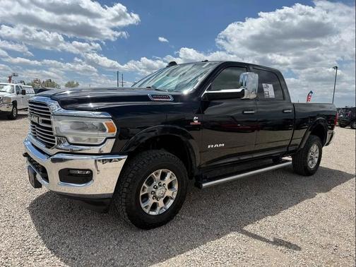 Diamond Black Crystal Pearlcoat 2019 RAM 2500 Laramie Crew Cab 4x4 6'4' Box