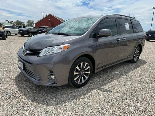 2020 Toyota Sienna XLE