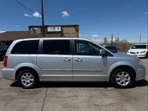 2012 Chrysler Town & Country Touring