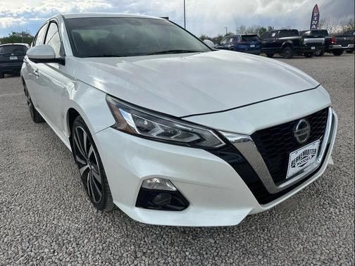 Pearl White Tricoat 2019 Nissan Altima 2.5 Platinum