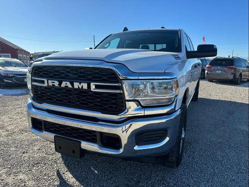 2020 RAM 3500 Tradesman Crew Cab 4x4 8' Box