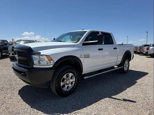 Bright White Clearcoat 2018 RAM 2500 Tradesman Crew Cab 4x4 6'4' Box