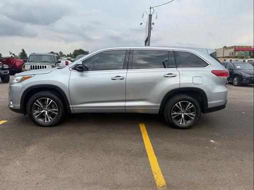 2018 Toyota Highlander LE