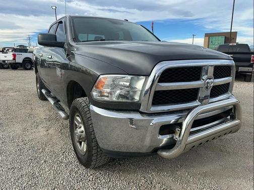 2017 RAM 2500 SLT Crew Cab 4x4 6'4' Box