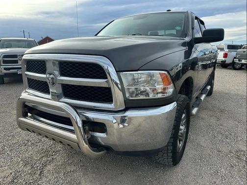 2017 RAM 2500 SLT Crew Cab 4x4 6'4' Box