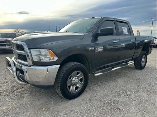 2017 RAM 2500 SLT Crew Cab 4x4 6'4' Box