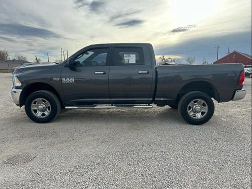 2017 RAM 2500 SLT Crew Cab 4x4 6'4' Box