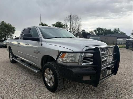 Bright Silver Metallic Clearcoat 2018 RAM 2500 Big Horn Crew Cab 4x4 8' Box