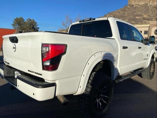 Glacier White 2023 Nissan Titan SV