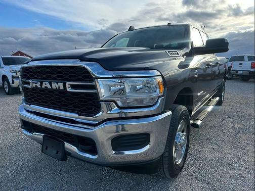 2021 RAM 2500 Tradesman Crew Cab 4x4 8' Box