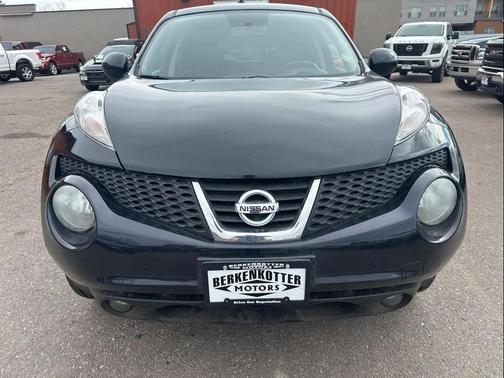 Black 2014 Nissan Juke SL