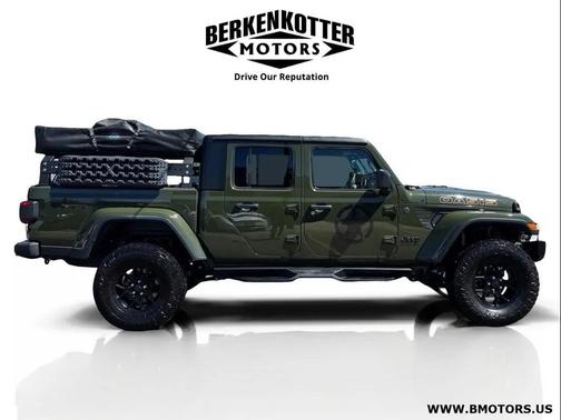 Sarge Green Clearcoat 2024 Jeep Gladiator Willys