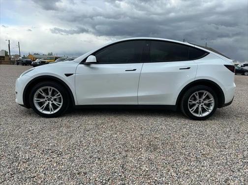 2022 Tesla Model Y Long Range Dual Motor All-Wheel Drive