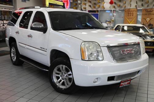 White 2007 GMC Yukon Denali