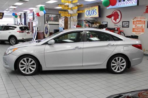 2011 Hyundai SONATA SE