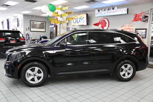 Black 2025 Kia Sorento LX