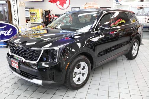 Black 2025 Kia Sorento LX