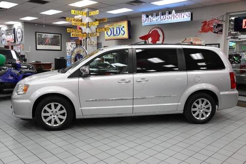 2011 Chrysler Town & Country Touring-L