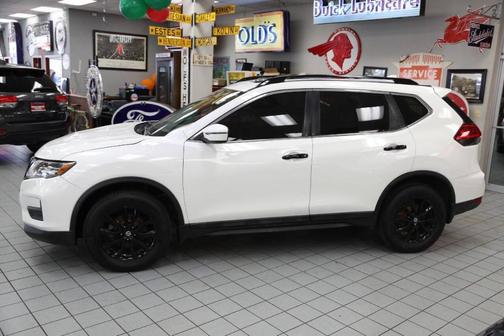 2017 Nissan Rogue SV