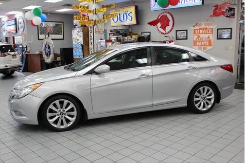 2011 Hyundai SONATA SE