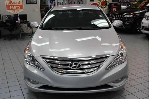 2011 Hyundai SONATA SE