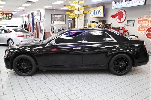 2012 Chrysler 300 Limited