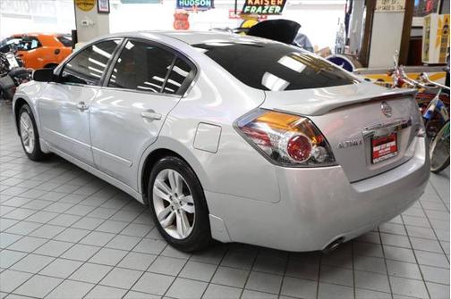 2010 Nissan Altima 3.5 SR