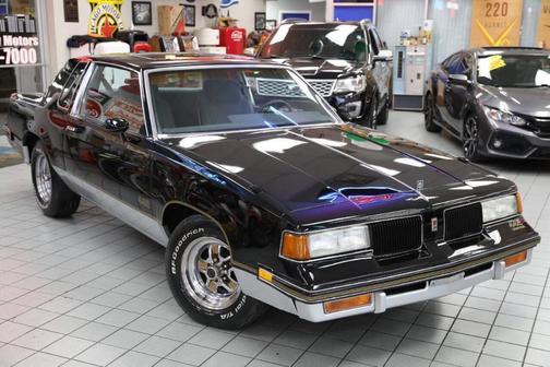 Black Silver 1987 Oldsmobile Cutlass Supreme Base