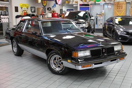 Black Silver 1987 Oldsmobile Cutlass Supreme Base