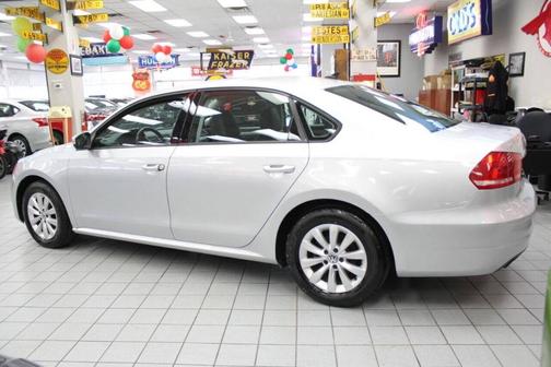2015 Volkswagen Passat 1.8T Auto Wolfsburg Ed