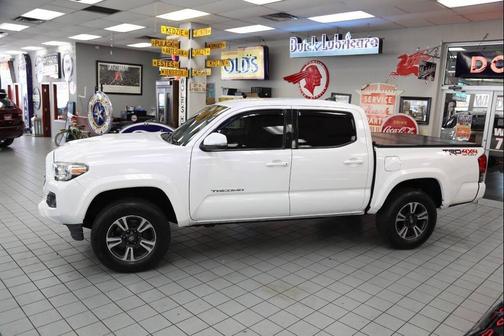2017 Toyota Tacoma TRD Sport