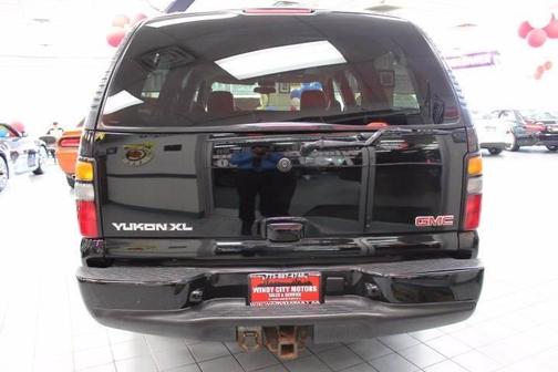 2004 GMC Yukon XL Denali