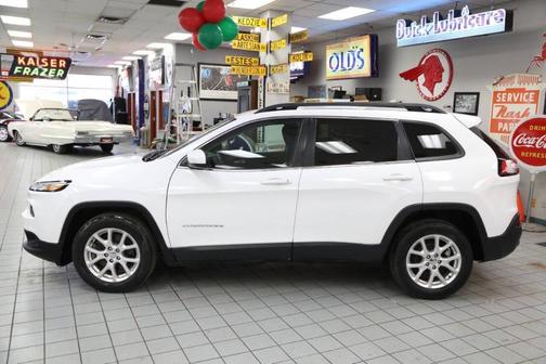 2016 Jeep Cherokee Sport