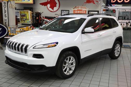 2016 Jeep Cherokee Sport