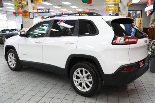 2016 Jeep Cherokee Sport