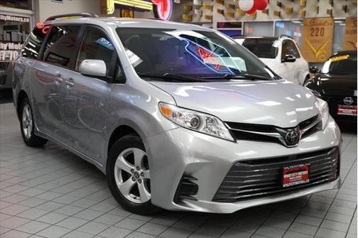 2020 Toyota Sienna LE