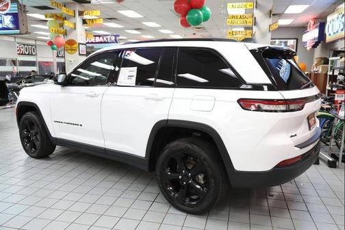 2022 Jeep Grand Cherokee Altitude