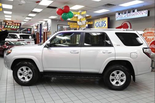 2024 Toyota 4Runner SR5