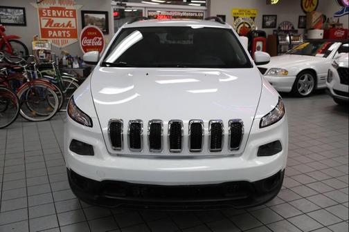 2016 Jeep Cherokee Sport