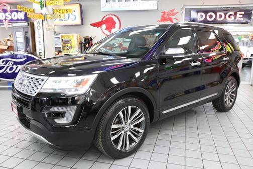 Black 2017 Ford Explorer Platinum