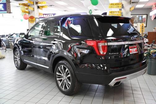 Black 2017 Ford Explorer Platinum