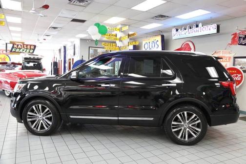Black 2017 Ford Explorer Platinum