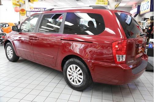 2012 Kia Sedona LX