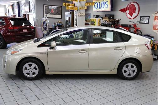 2010 Toyota Prius III