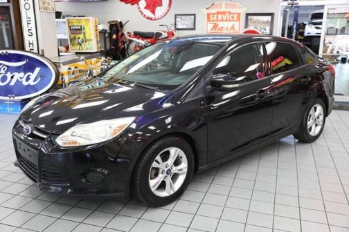 Black 2013 Ford Focus SE