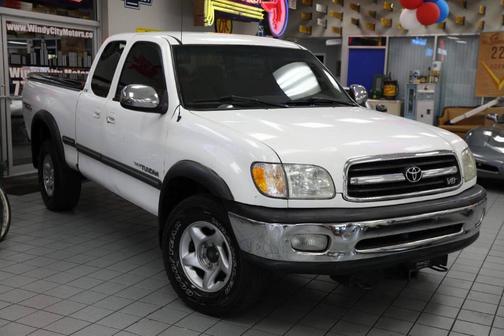 White 2002 Toyota Tundra SR5